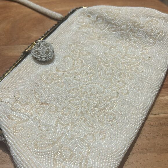 Vintage White Floral Beaded Purse - Picture 3 of 9